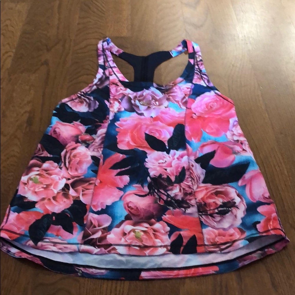 Beautiful flower top from lulu lemon